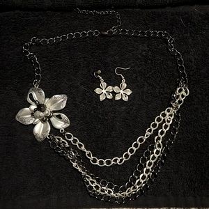 Excellent Condition Statement Necklace & Earrings Ser